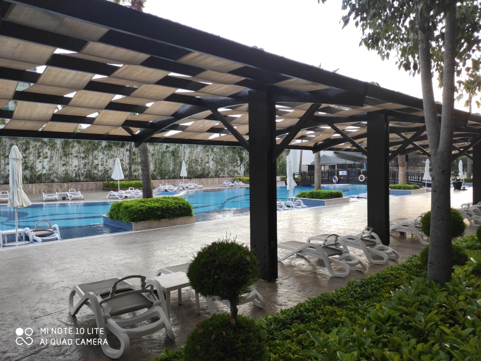 Pool Mary Hotel Side