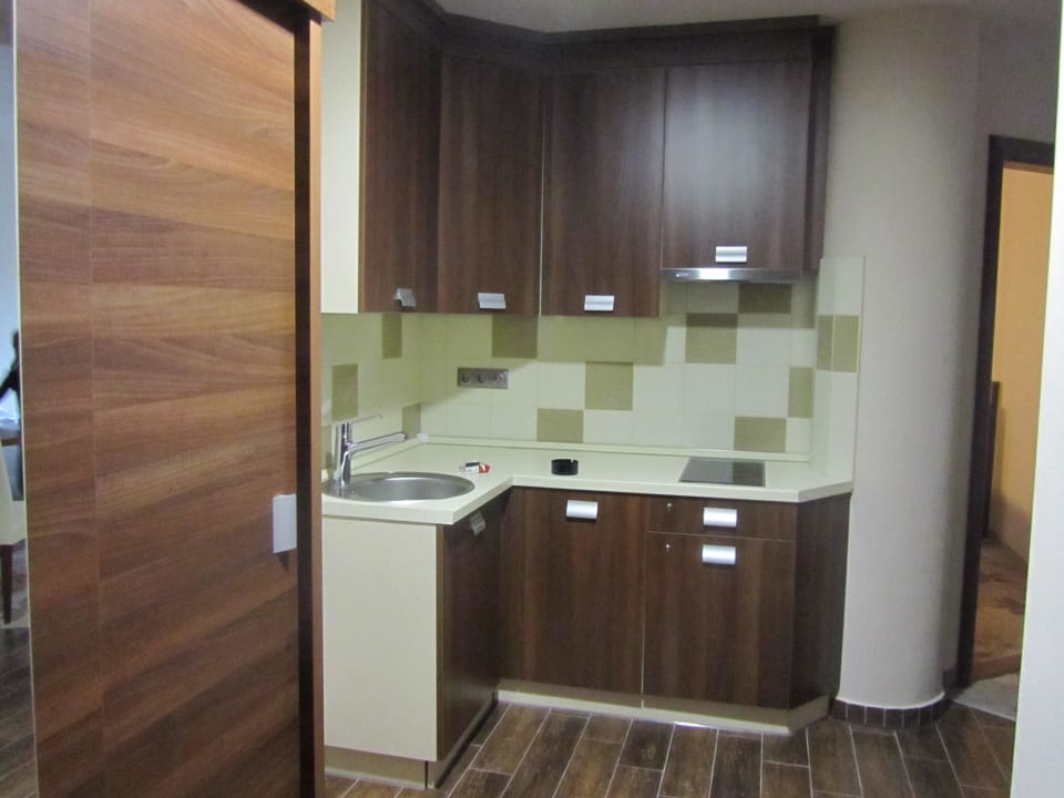 Die Küchenzeile ohne Geschirr Hotel Wellamarin