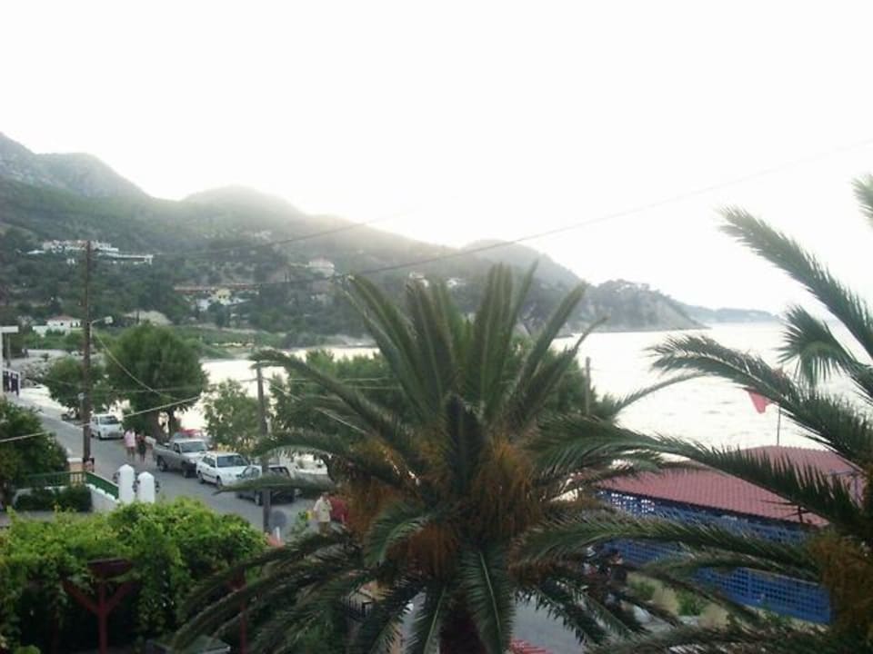 Blick vom Balkon auf das Meer Hotel Kokkari Beach