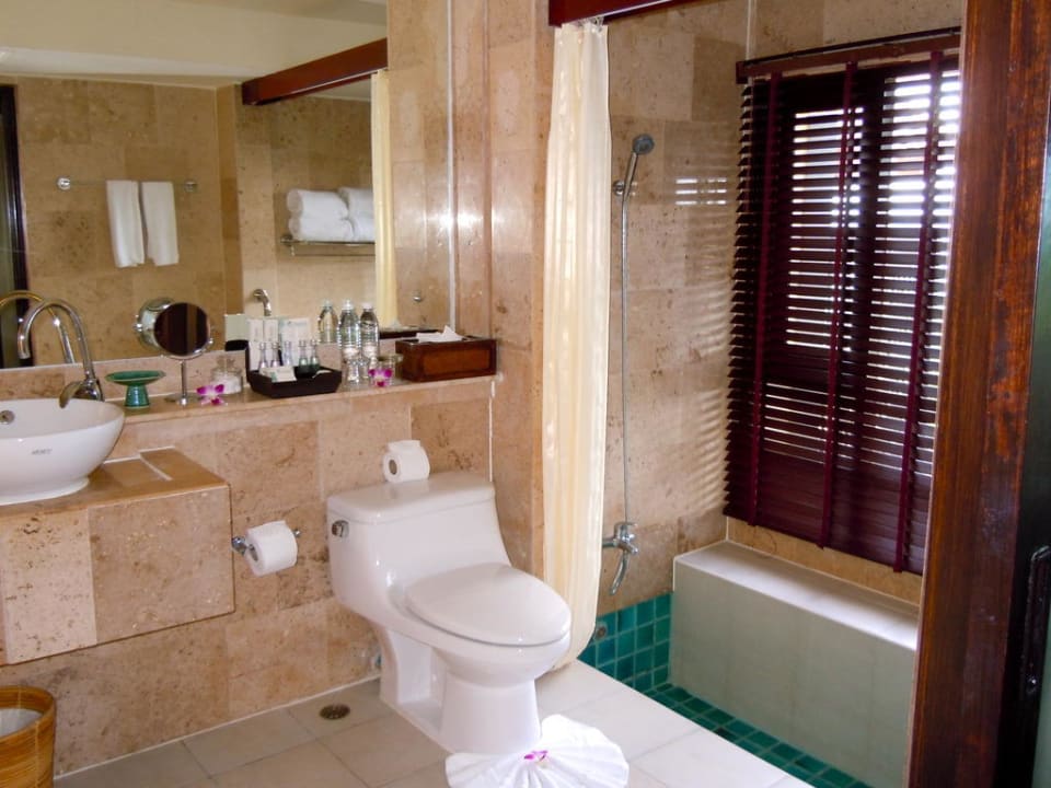 Bad Andaman White Beach Resort