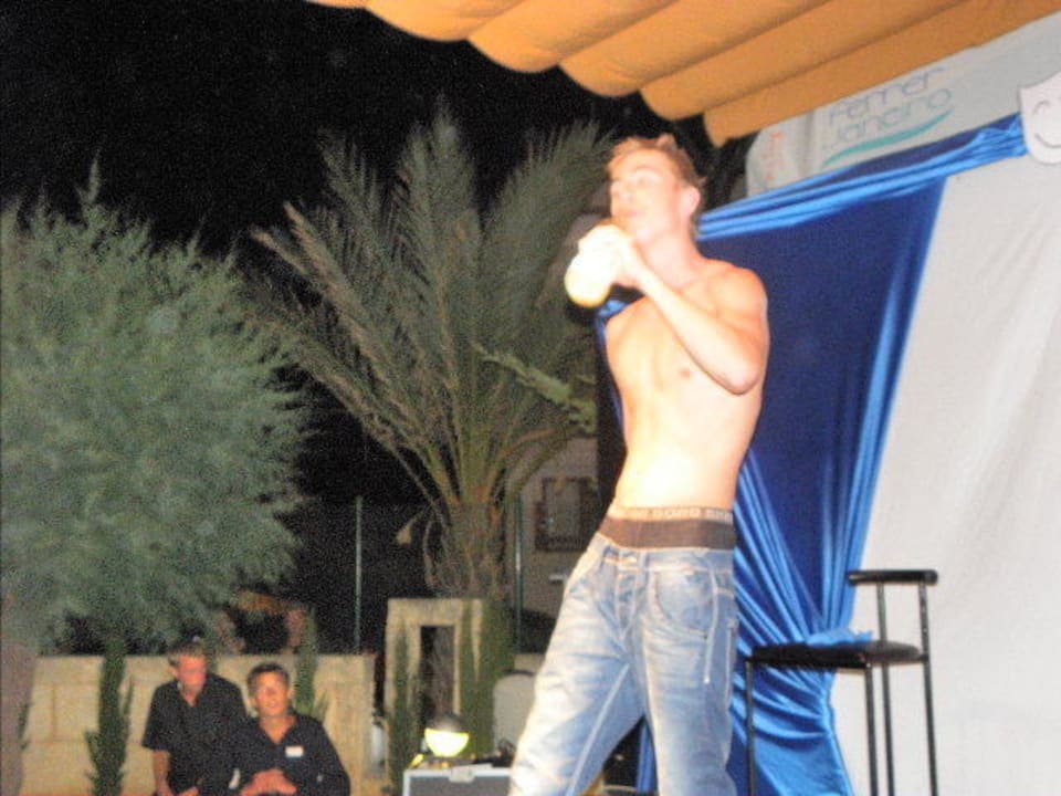 Jeffrey bei einer Show Caprice Janeiro Hotel & Spa