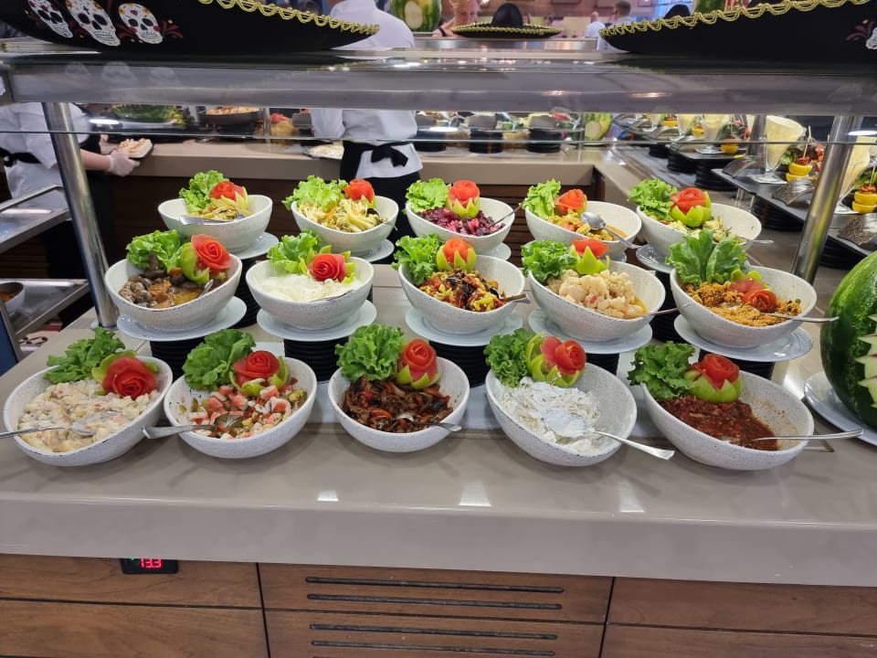 Gastro Saturn Palace Resort Hotel