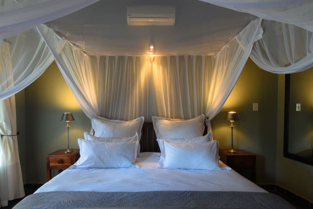 Zimmer La Lechere Guest House