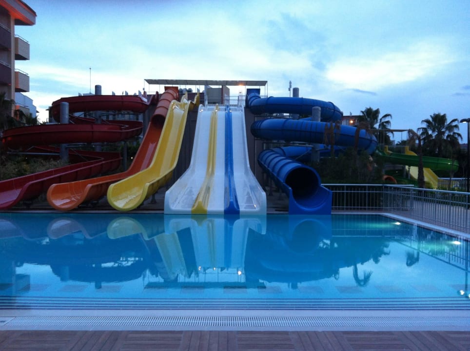 Die großen Rutschen Hane Family Resort