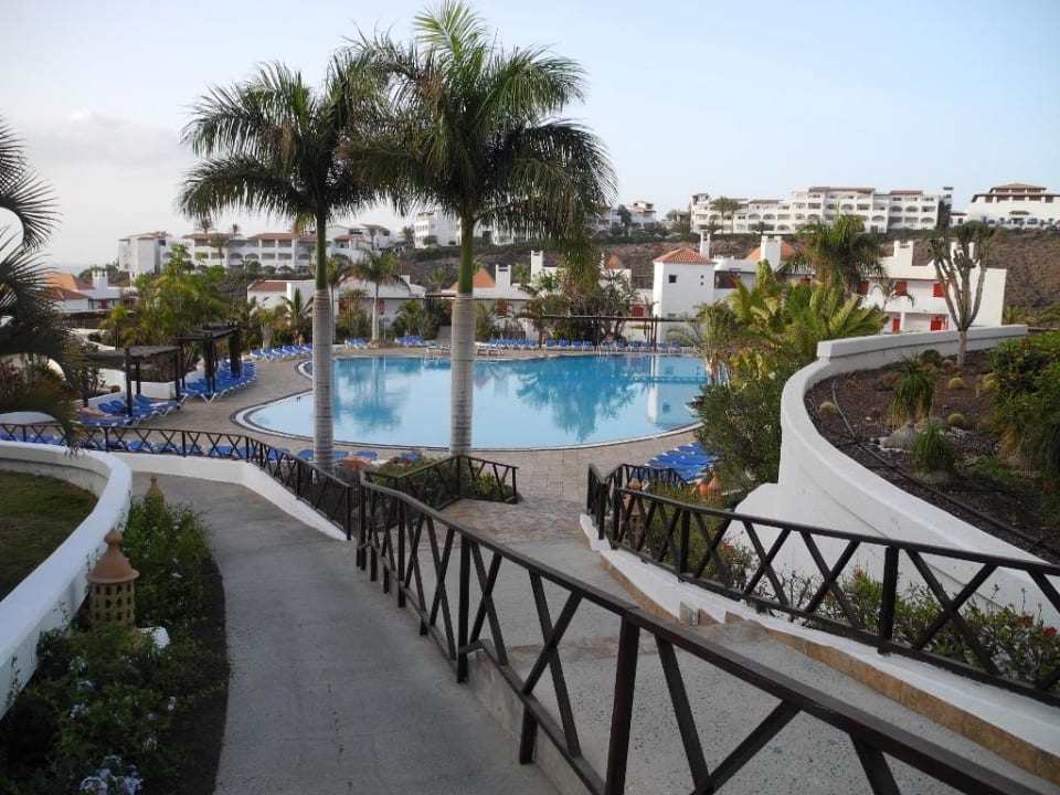 Weg vom Haupthaus zum Poolbereich Fuerteventura Princess