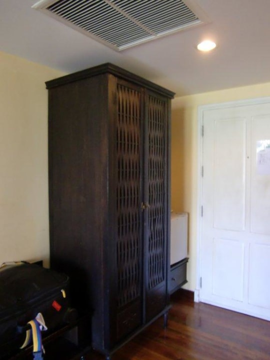 Kleiderschrank/Minibar Hotel The Grand Luang Prabang