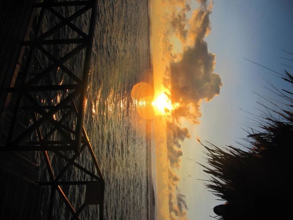 Sonnenaufgang vom Water Bungalow Cinnamon Dhonveli Maldives