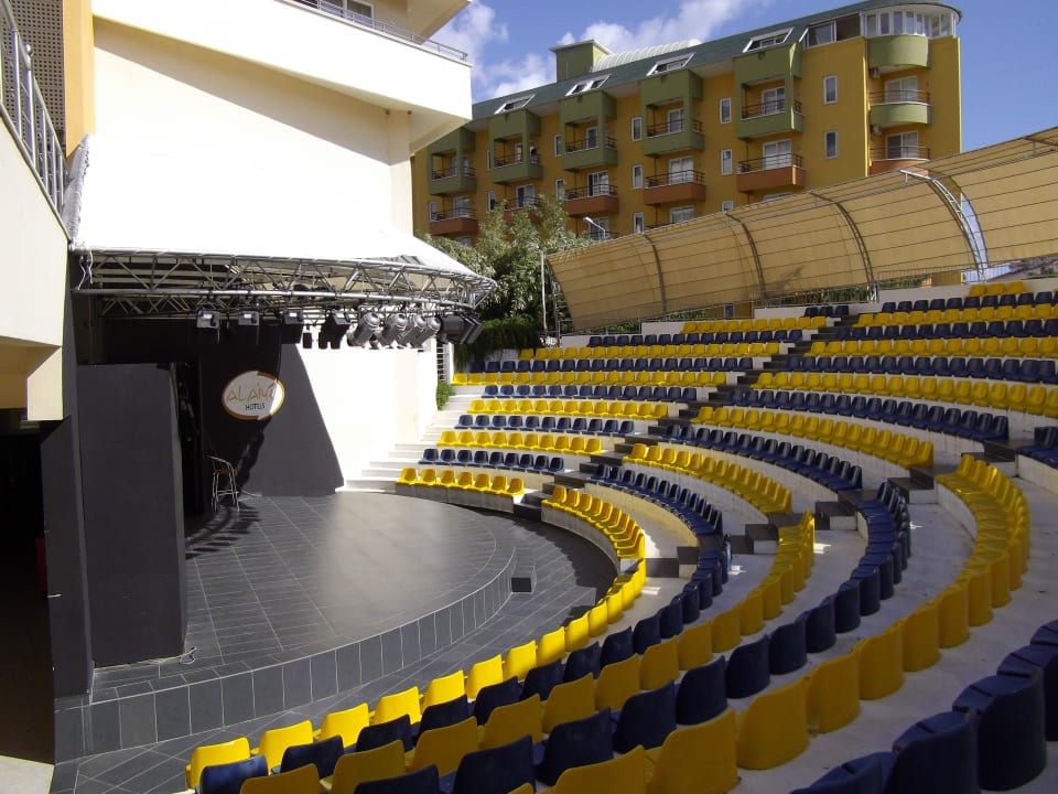 Theater Alaiye Resort & Spa