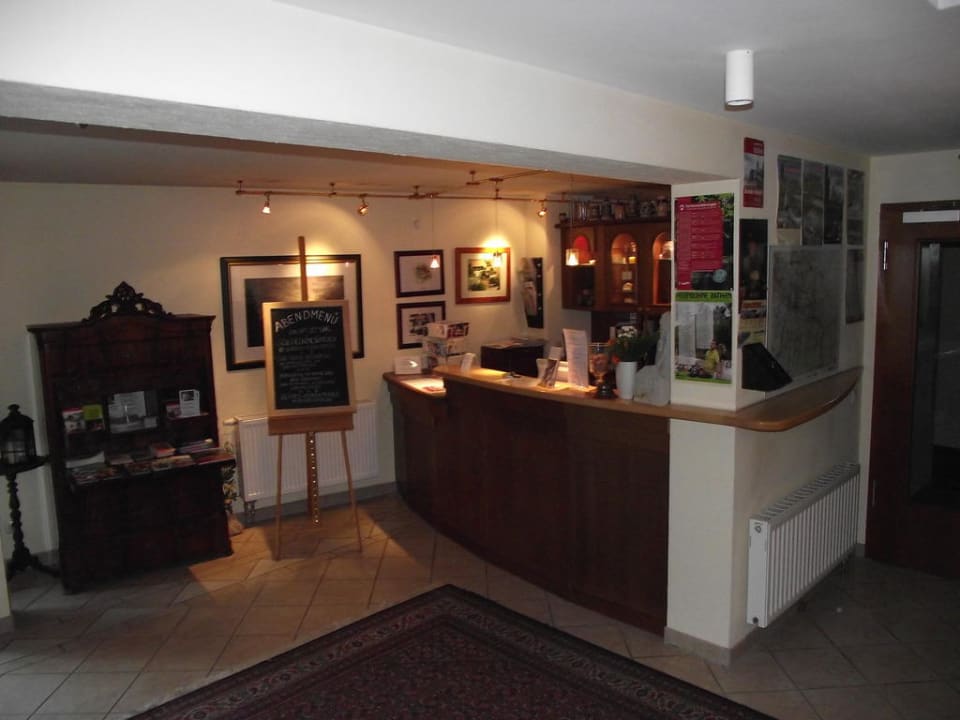 Rezeption Ettrich's Hotel