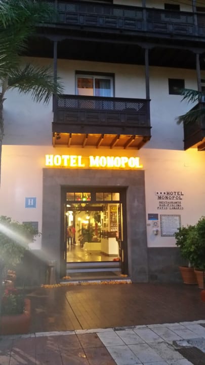 Eingang Monopol