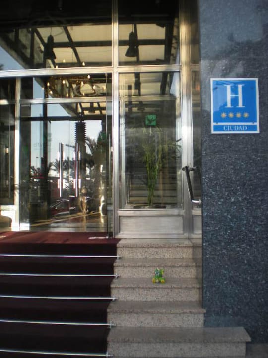 Eingang Gran Hotel Almería