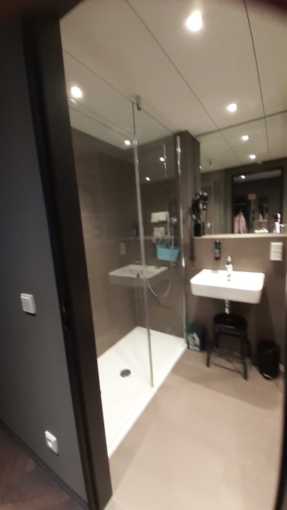 Zimmer Holiday Inn - the niu, Cobbles Essen
