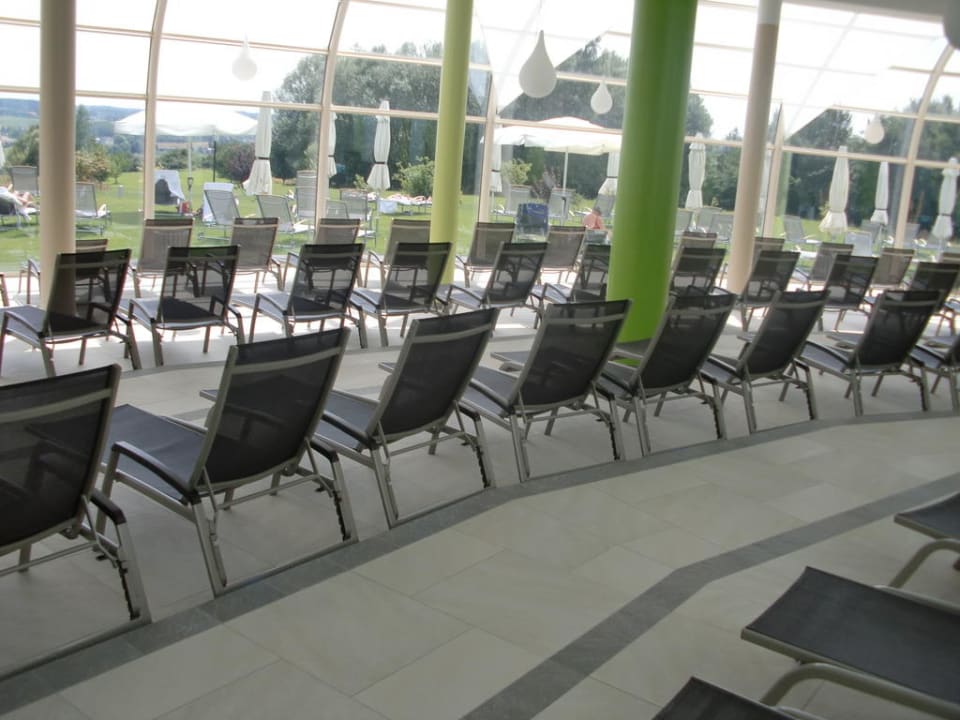 Liegen neuer Pool Hotel Fürstenhof Bad Griesbach