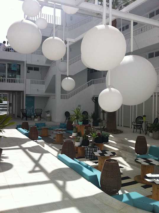 Innenhof Hotel Gold by Marina