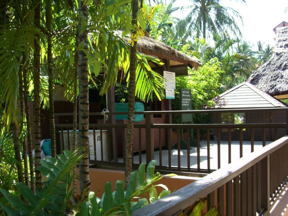 "Pool Towel Counter" Courtyard by Marriott Phuket, Patong Beach Resort