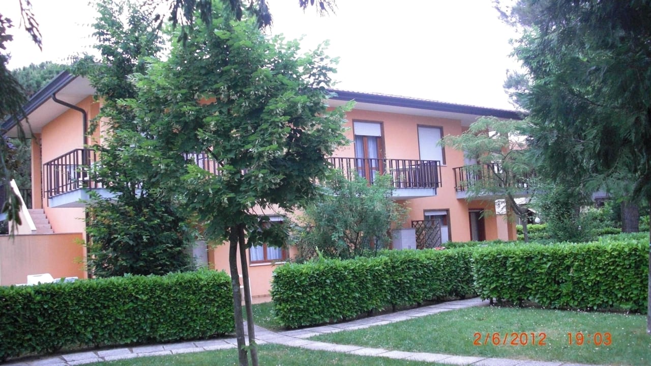 Kleinere Häusereinheit rechts & links neben Pool Hotel Dei Gelsomini Villaggio