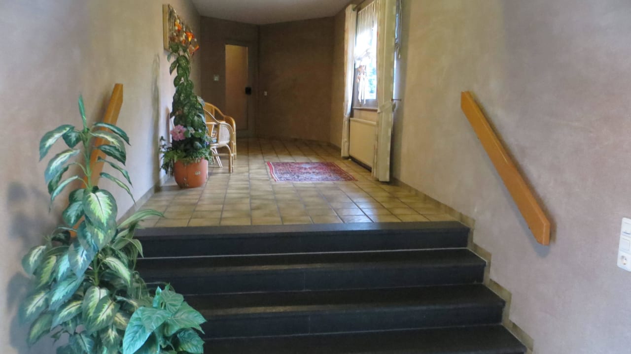 Der Gang ist nicht gerade behindertengerecht Hotel Schweinsberg