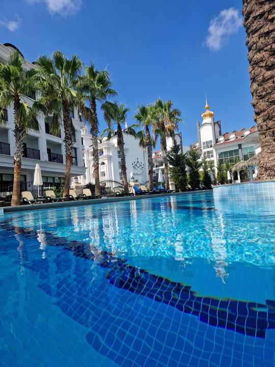 Pool Well Palace Side