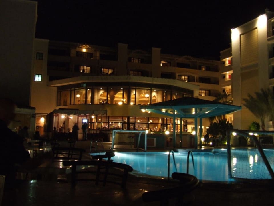 Pool & restaurants SUNRISE Holidays Resort (Adults Only)