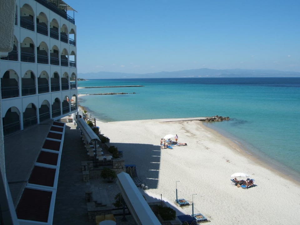 Blick zum Strand am Nachmittag Ammon Zeus Luxury Beach Hotel