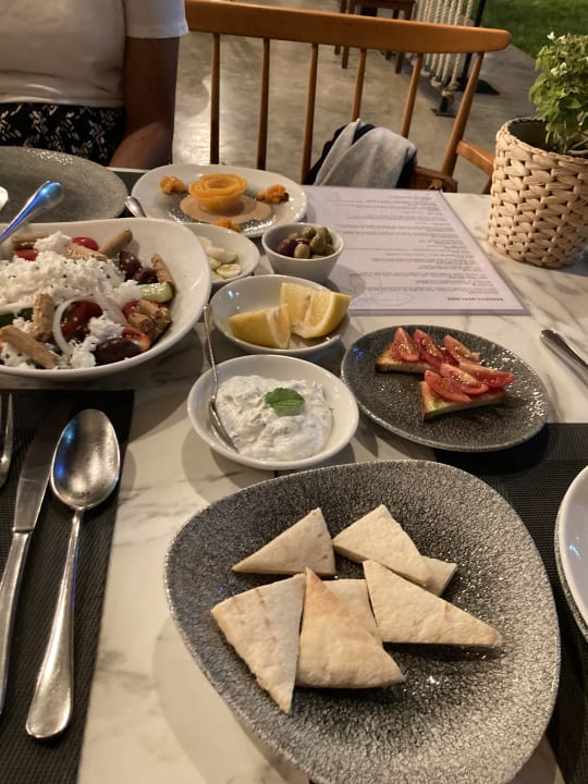 Gastro Crystal Springs Beach Hotel