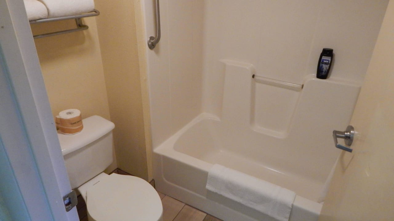 Bad SureStay Plus by Best Western Tarboro