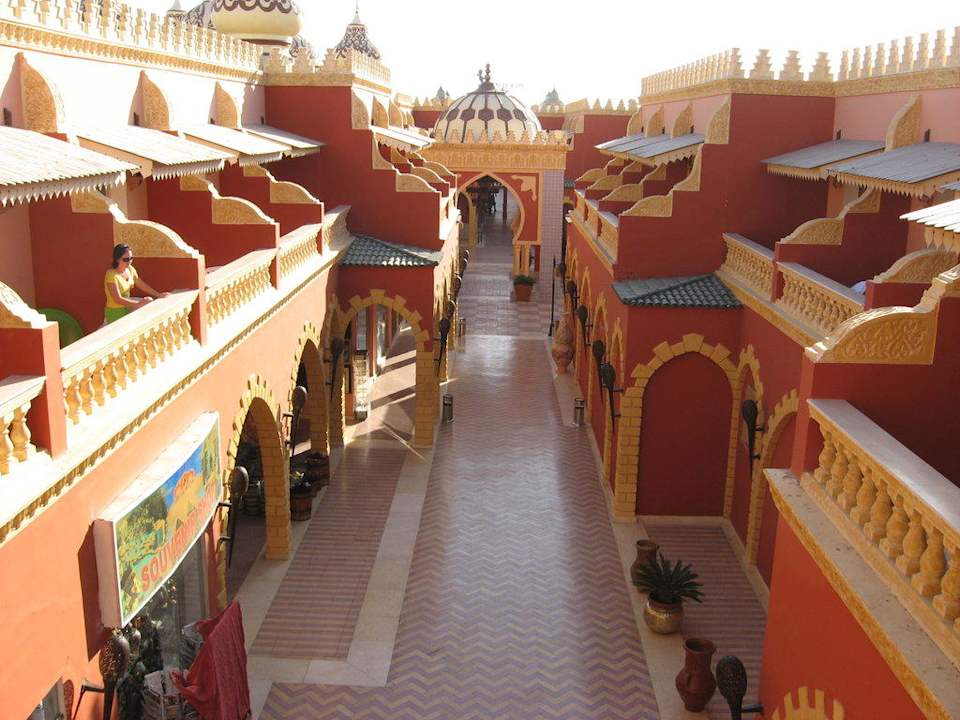 Главная аллея отеля Pickalbatros Alf Leila Wa Leila Resort - Neverland Hurghada