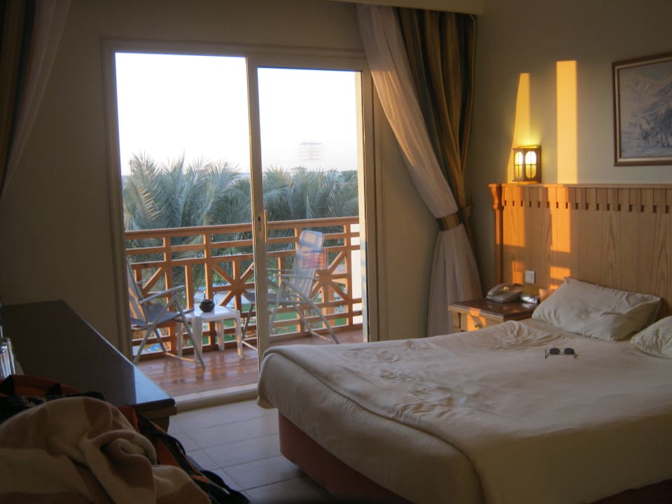 Minidoppelzimmer mit abgewohnten Möbeln Pickalbatros Dana Beach Resort - Hurghada