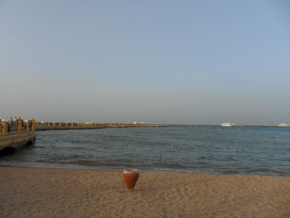Steg vom Nachbarhotel (kein weiterkommen möglich) Pickalbatros Dana Beach Resort - Hurghada