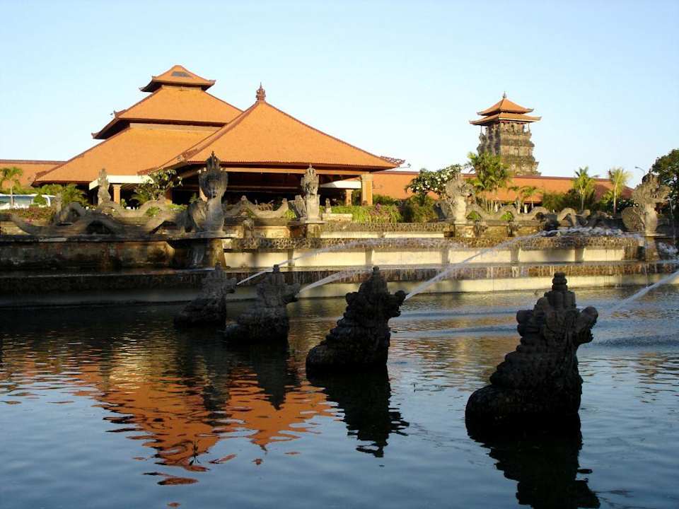Außenanlage des Hotels Ayodya Resort Bali