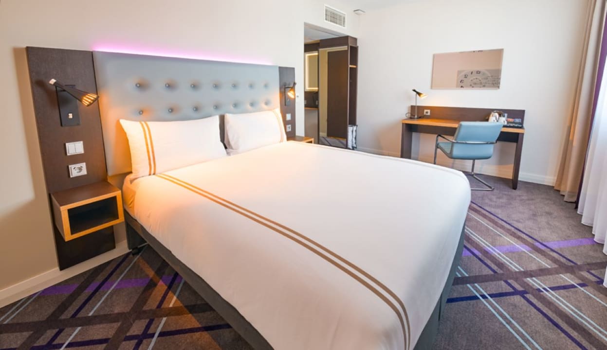 Zimmer Premier Inn Saarbrücken City Congresshalle