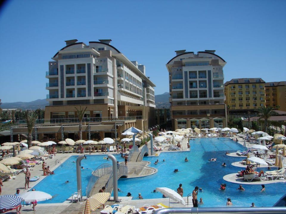 Hotelgebäude / Pool Hotel Hedef Resort