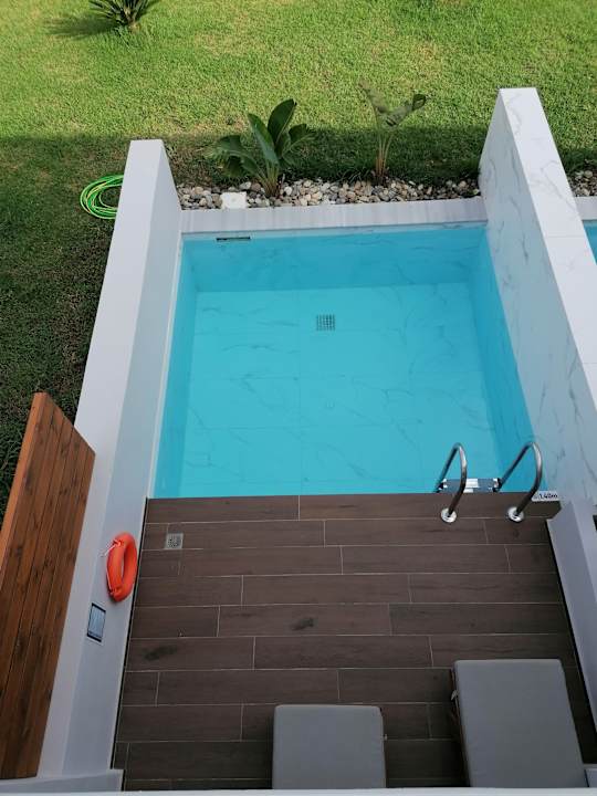 Pool Delfina Tropic Beach