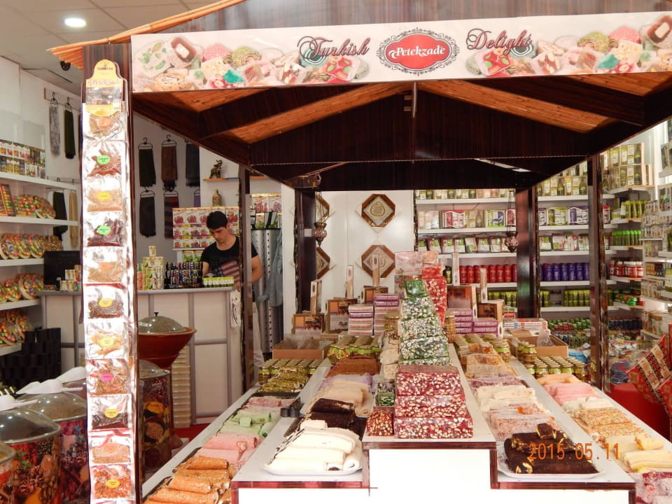 A wonderful shop in the bazaar Vikingen Infinity Resort & Spa