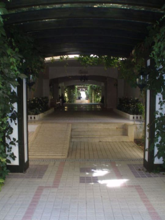 Durchgang zu Zimmer Crystal Paraiso Verde