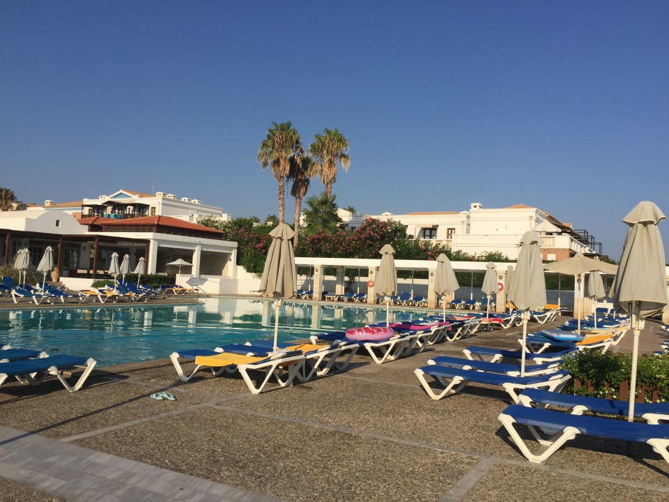 Pool Annabelle Beach Resort