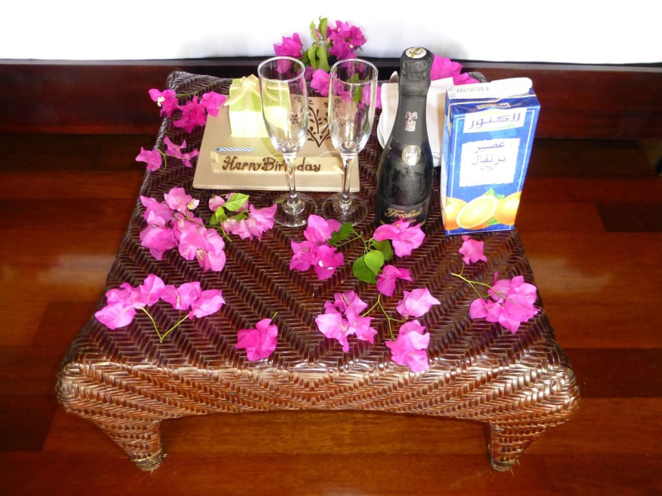 Überraschender Geburtstagsgruss LUX South Ari Atoll