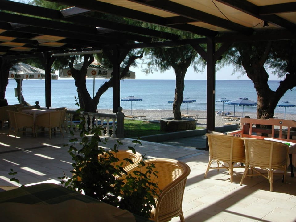 Von der Poolbar zum Strand Hotel Elvita beach