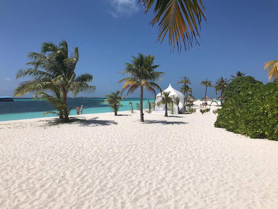 Strand Kuredu Island Resort & Spa