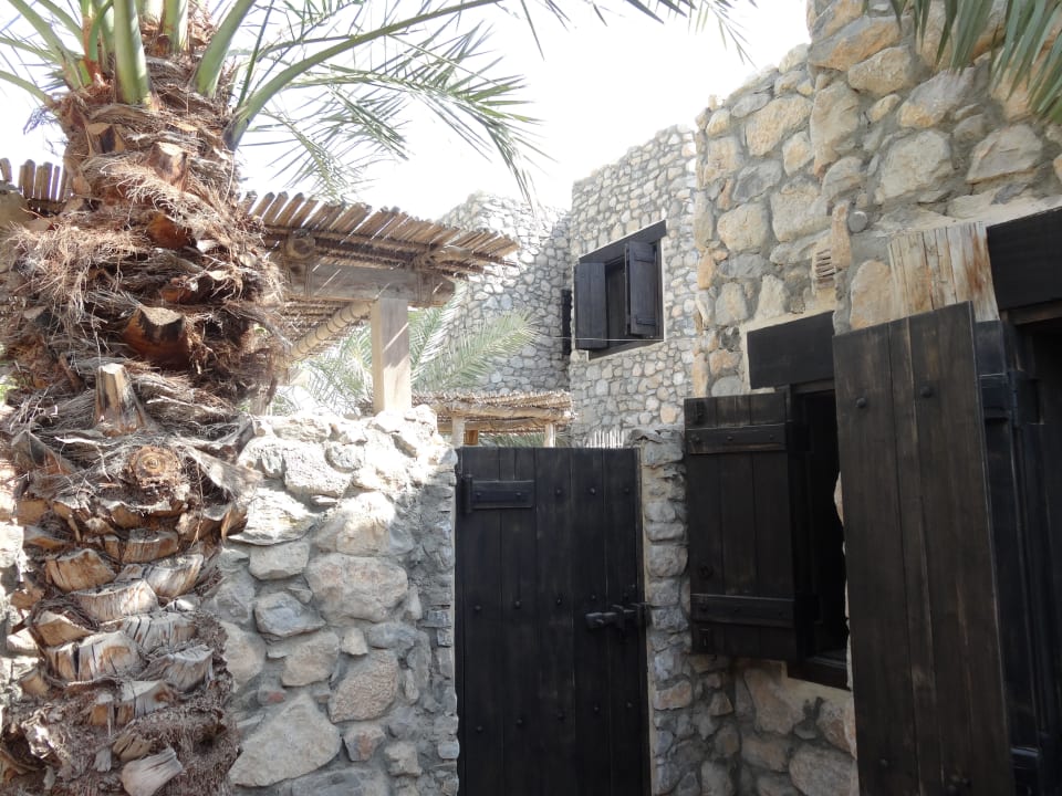 Unter der Aussendusche Blick nach links (Schlecht; Six Senses Spa At Zighy Bay