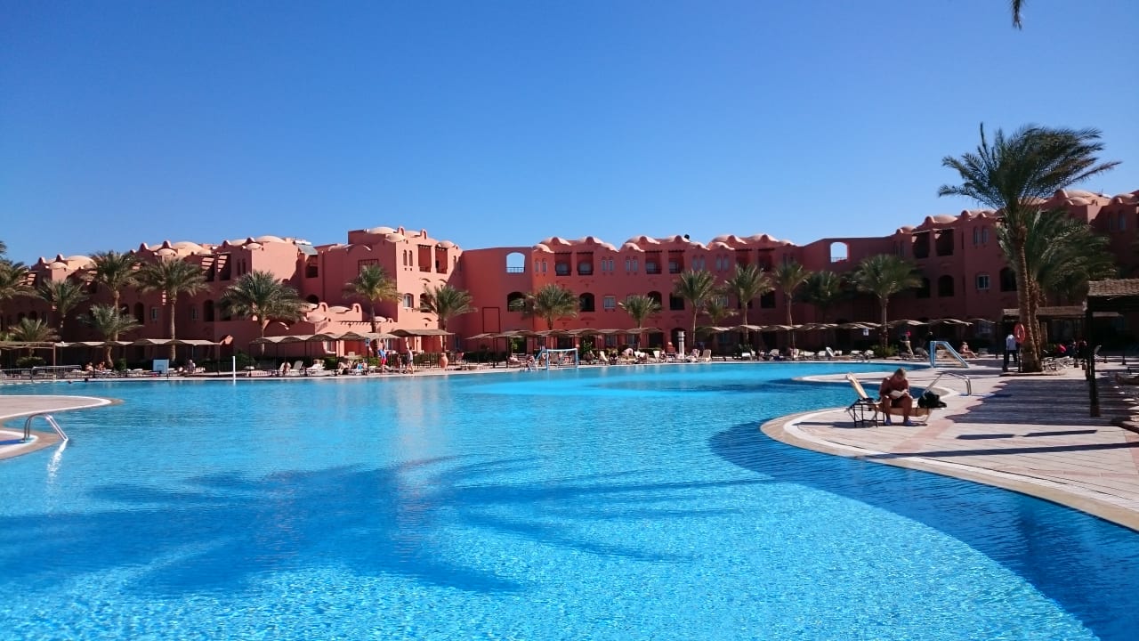 Großer beheizter Pool Jaz Makadi Oasis Resort