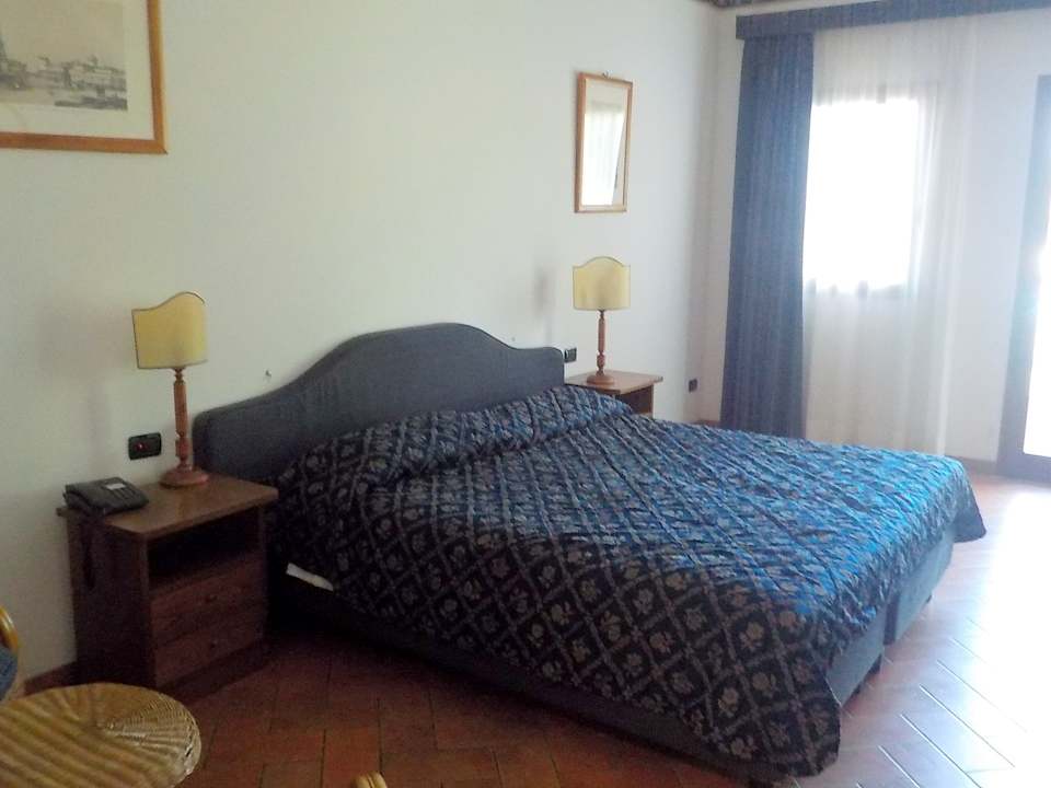 Zimmer Fattoria Degli Usignoli - Hotel & Residence
