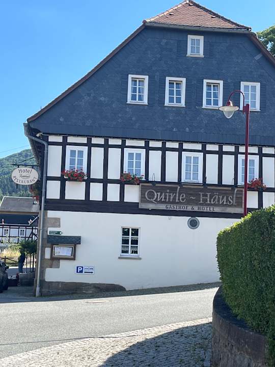 Außenansicht Hotel Quirle-Häusl