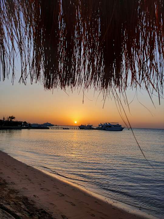 Strand Lotus Bay Beach Resort