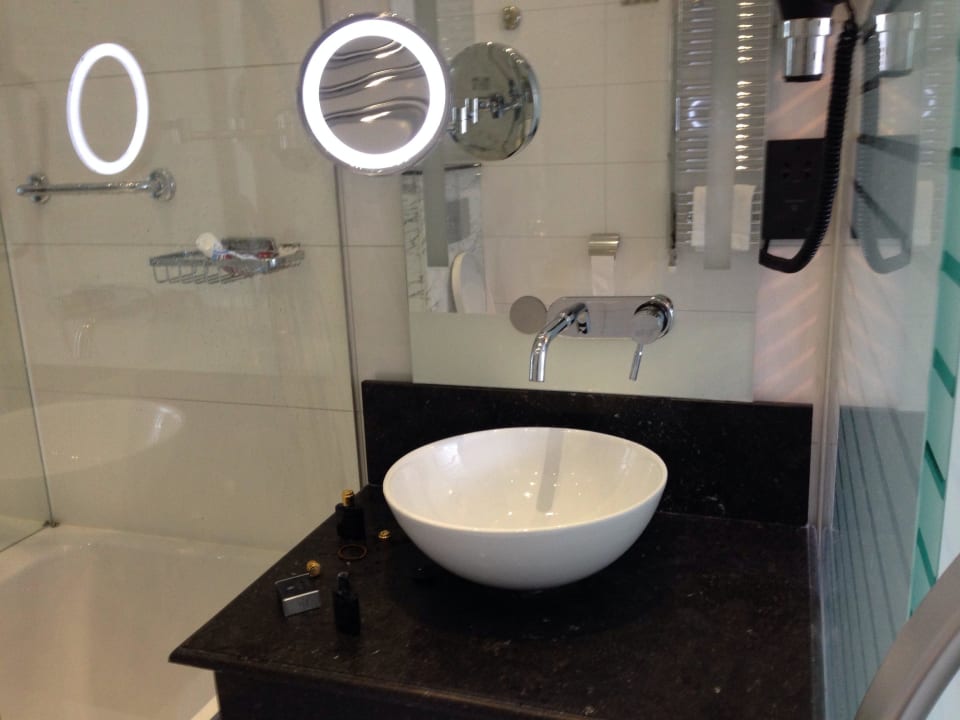 Badezimmer Deluxeroom Kanalblick  Hotel Amsterdam Canal