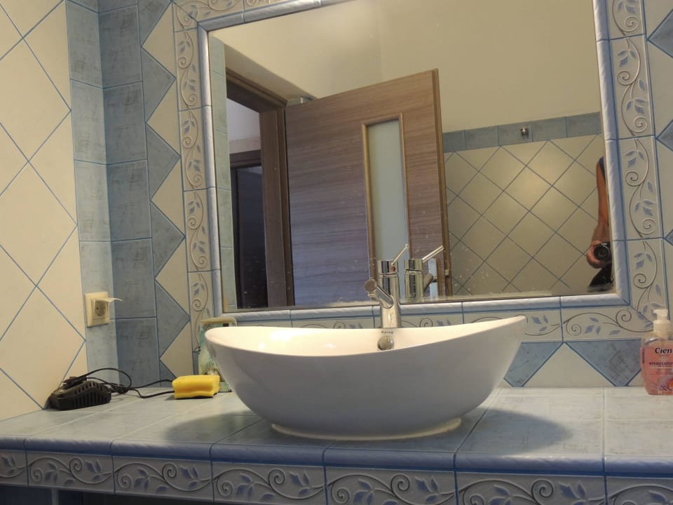 Eins der Bäder Casa Belvedere