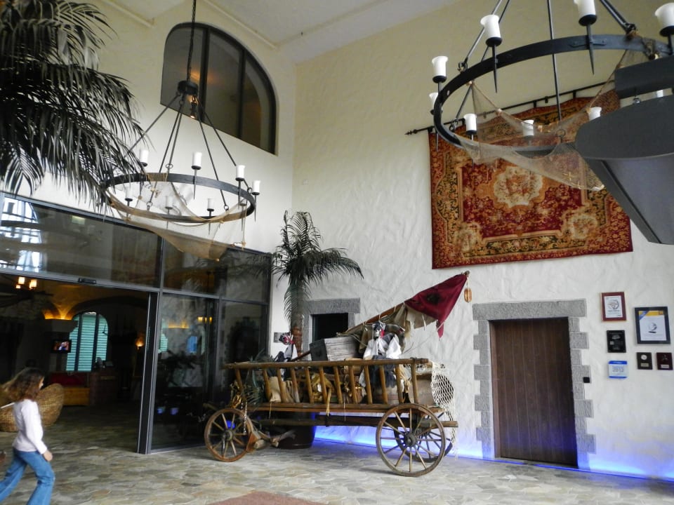 Eingang Heide Park Abenteuerhotel