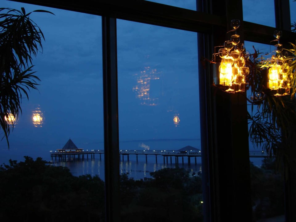 Wintergarten bei Nacht mit herrlicher Aussicht auf Hotel Kaiserhof Heringsdorf