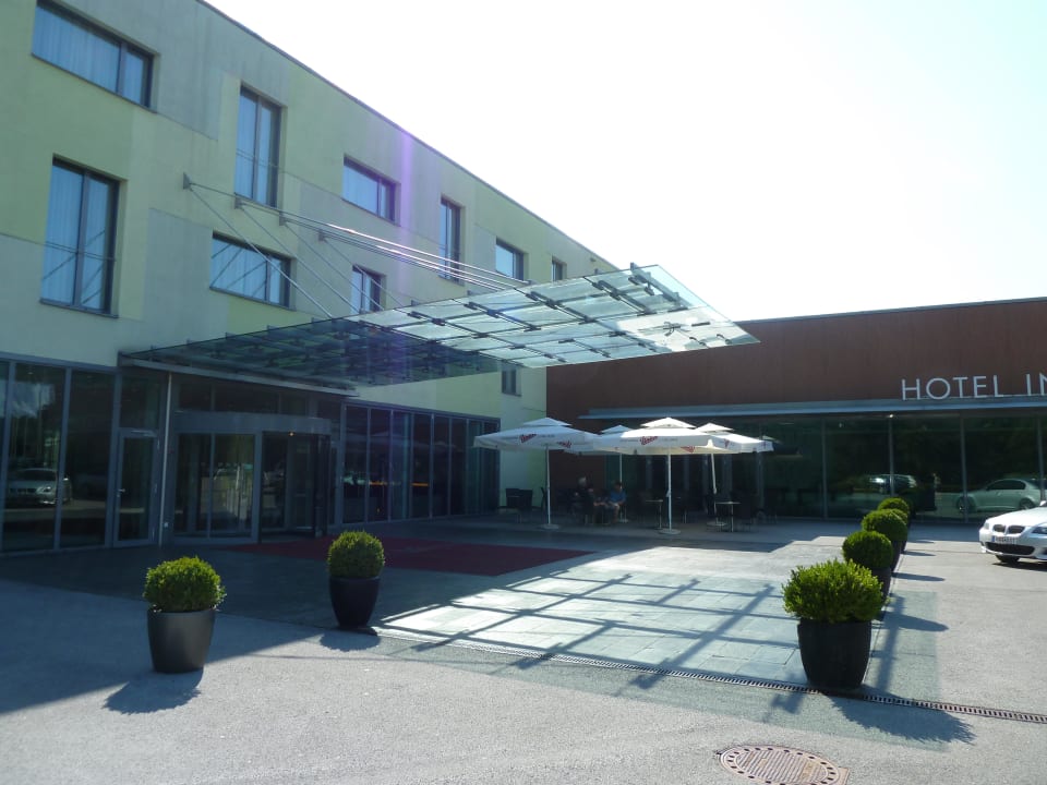 Eingangsbereich Four Points by Sheraton Hotel Ljubljana Mons