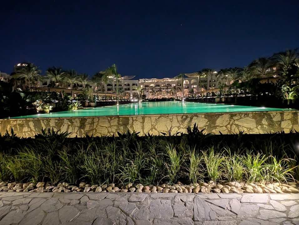 Pool Serry Beach Resort